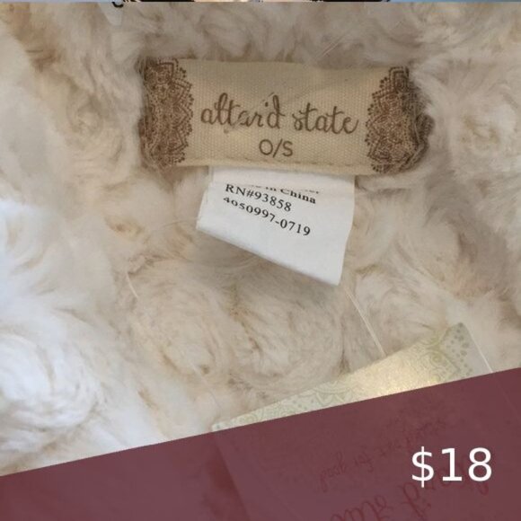 Altar'd State faux fur infinity scarf NWT - Picture 2 of 2